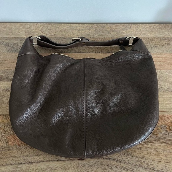 Quince Handbags - Quince Taupe Italian Leather Shoulder Bag - Brand New